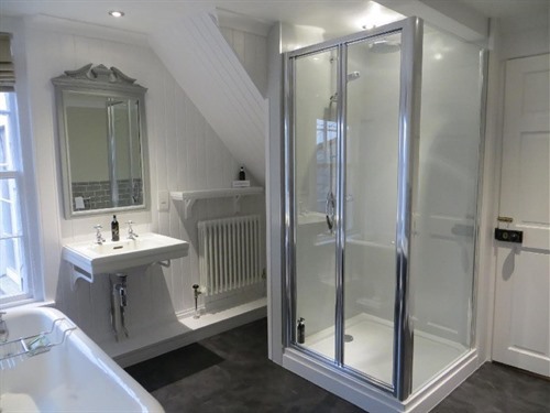 Estuary bathroom