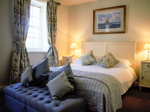 Wakeful - King bed with separate seating area