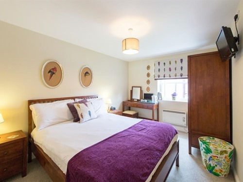 Double room-Ensuite with Shower-- Garden Room