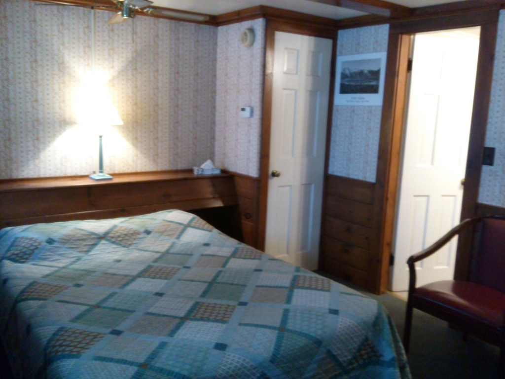 Double room-Ensuite-Standard-Room #9 (1 double bed)