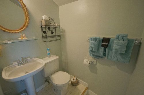 Bathroom Guest Room #4