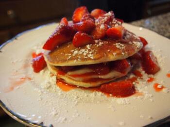 strawberry cream pancakes