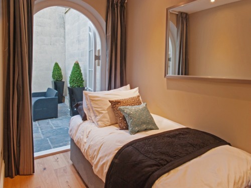 Crescent apartment: Single bedroom