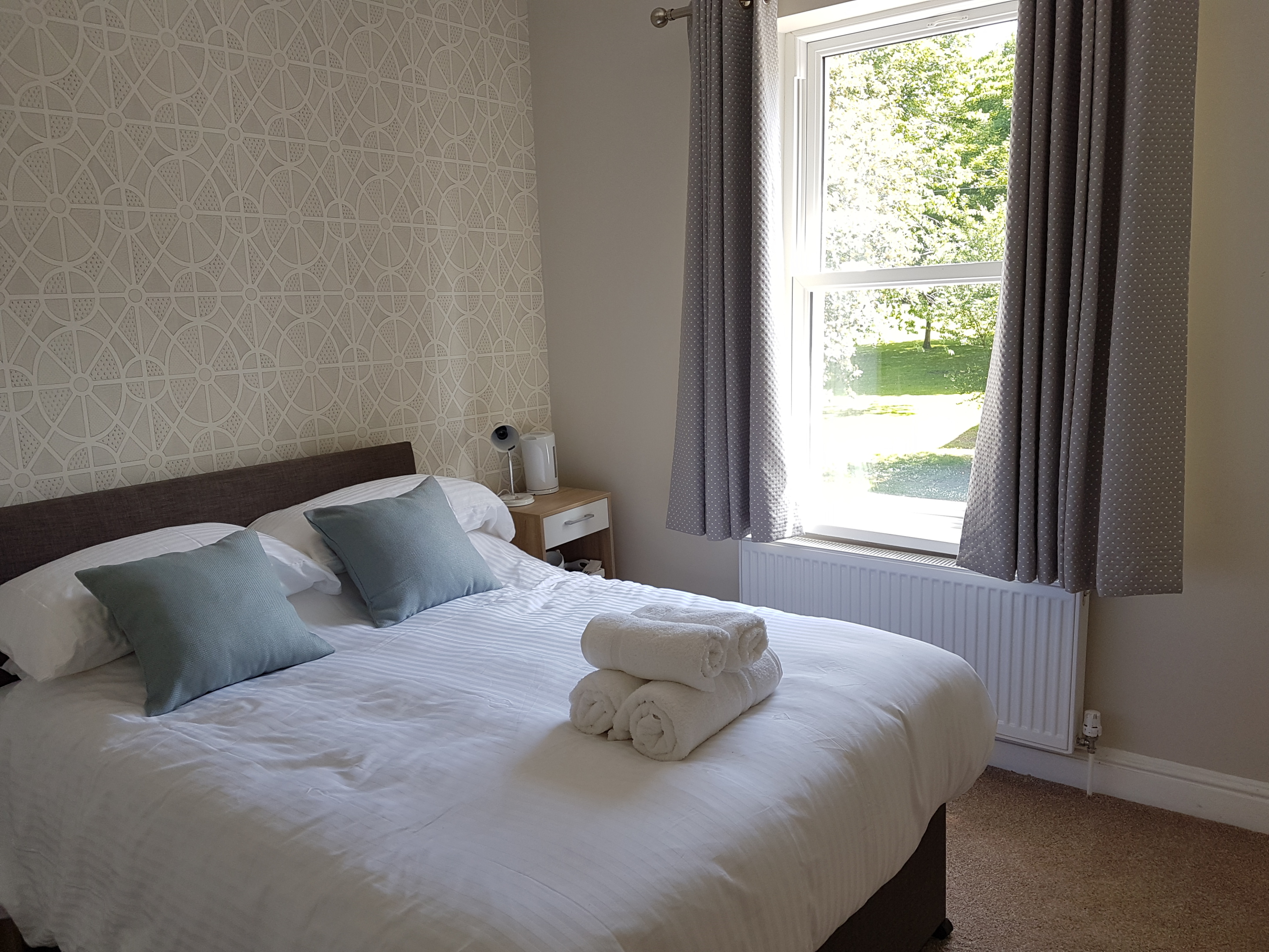 Double room-Classic-Ensuite with Shower-Garden View - Base Rate