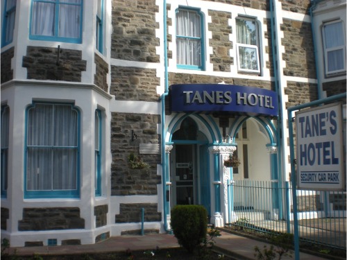 Tanes Hotel - Front
