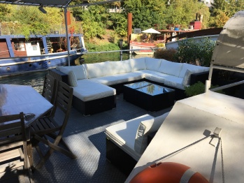 Photo 6/6 — Logement atypique « Boat For Guests · Issy-les-Moulineaux, Île-de-France » à Issy-les-Moulineaux Boulogne-Billan…