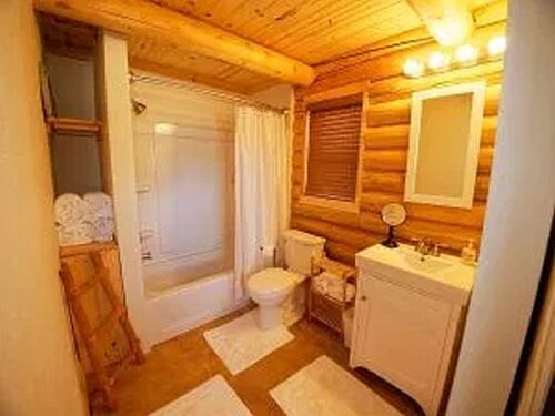 South cabin bathroom