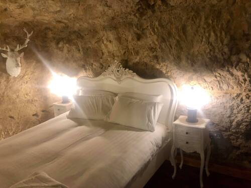 The Cave Room 7