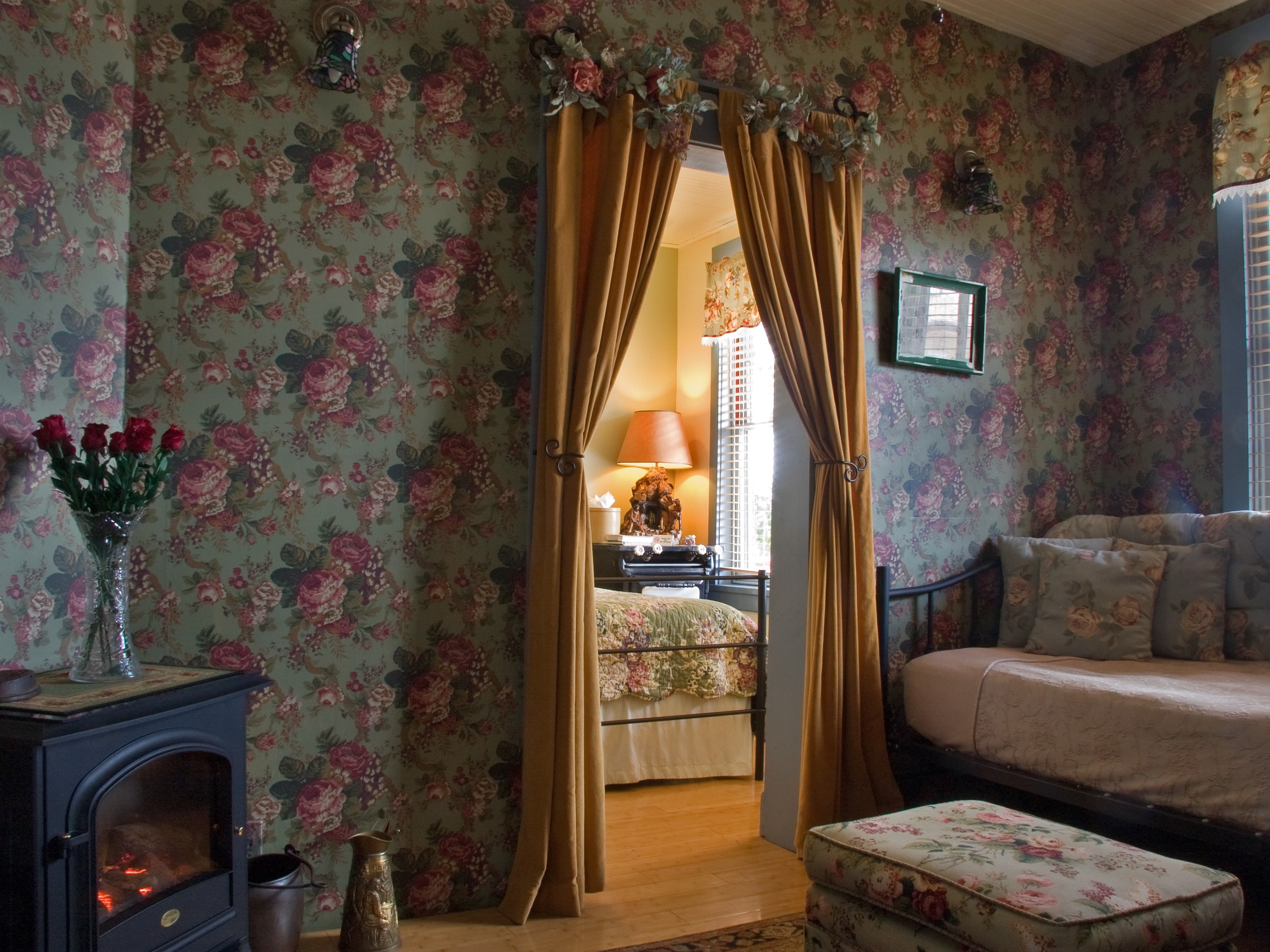 Miner's Suite-Triple room-Ensuite-Standard-Mountain View - Base Rate