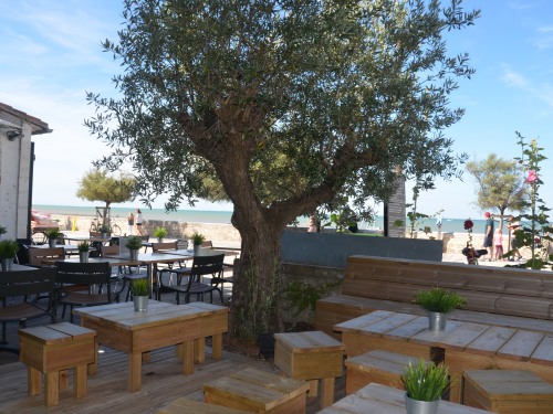 Terrasse du Corner avec vue sur la mer
