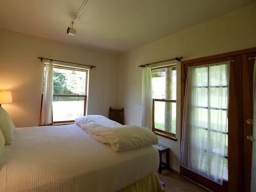 farm house suite bedroom