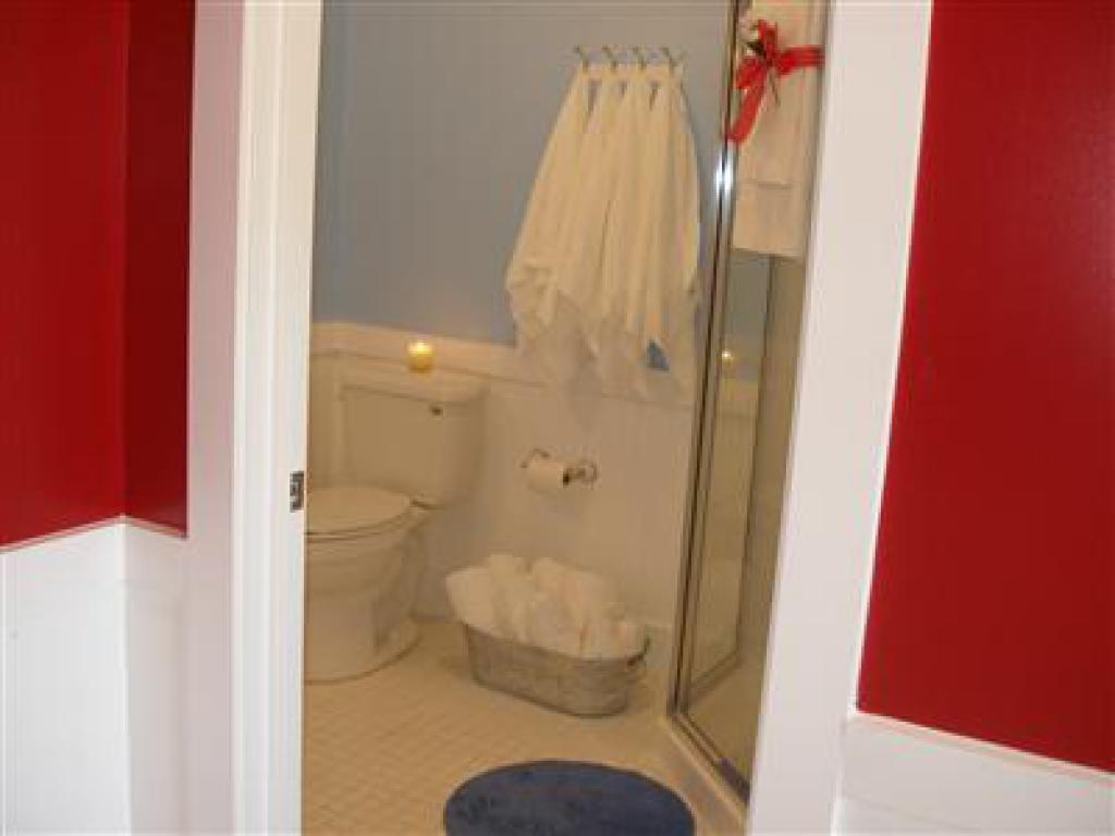 Cottage-Ensuite-Standard-10- Single Cottage