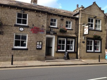 Settle Hotels Guest Houses And Bed Breakfasts The Fountain Inn Front Of