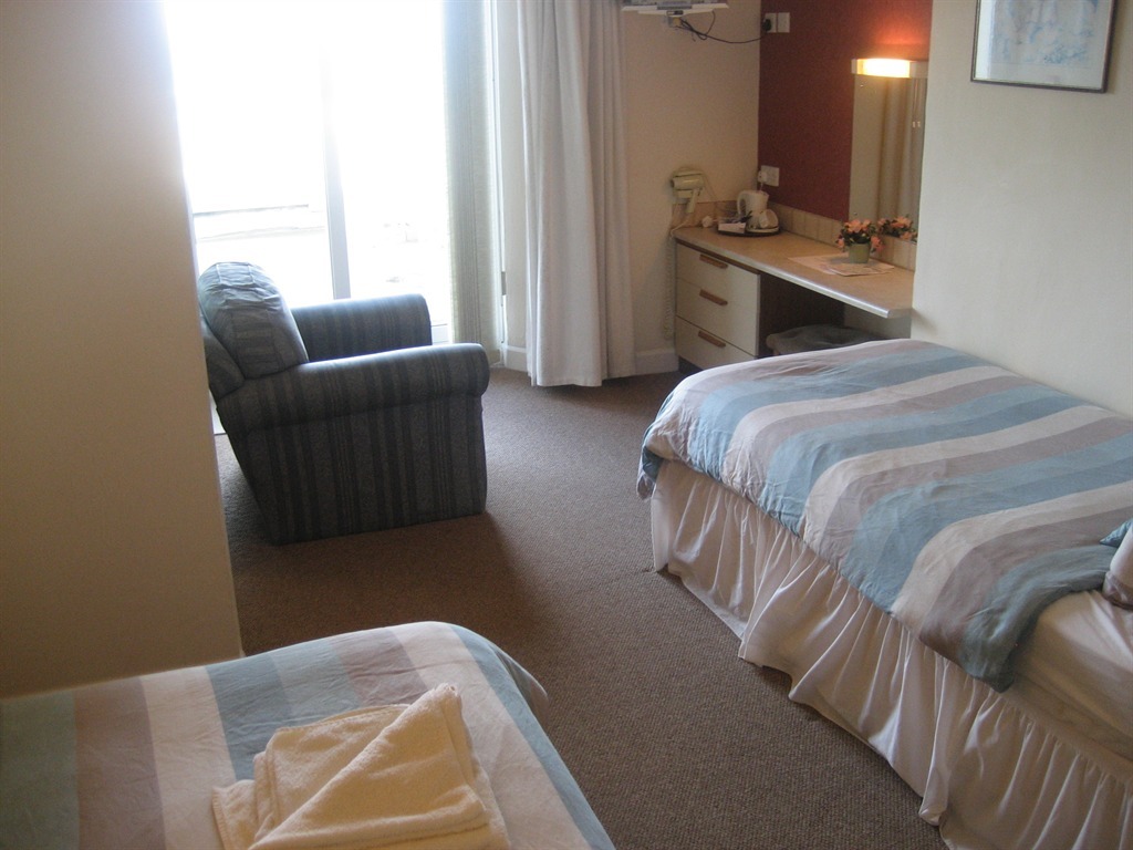 Family Ensuite with Balcony and Seaview - 2 Adults & 1 Child