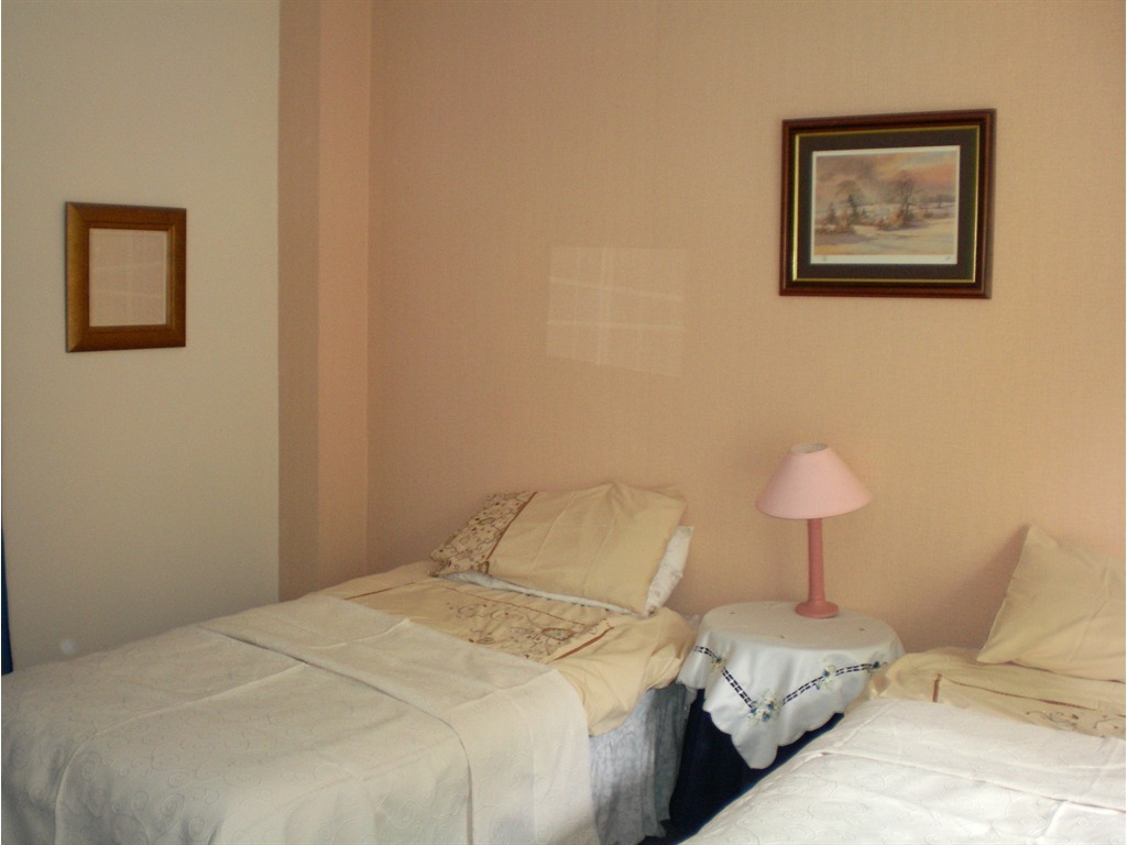 Double room-Ensuite-with Connecting Twin Room - Base Rate