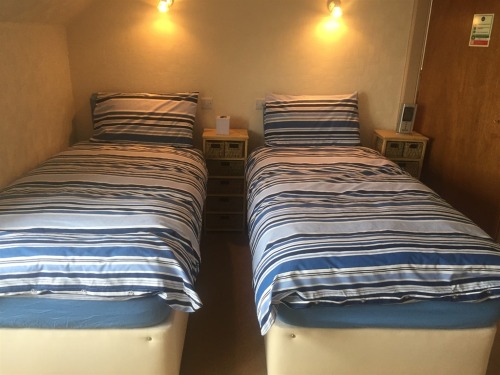 Room 2 Twin Beds