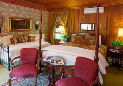 The two beds in the Raspberry Bramble room