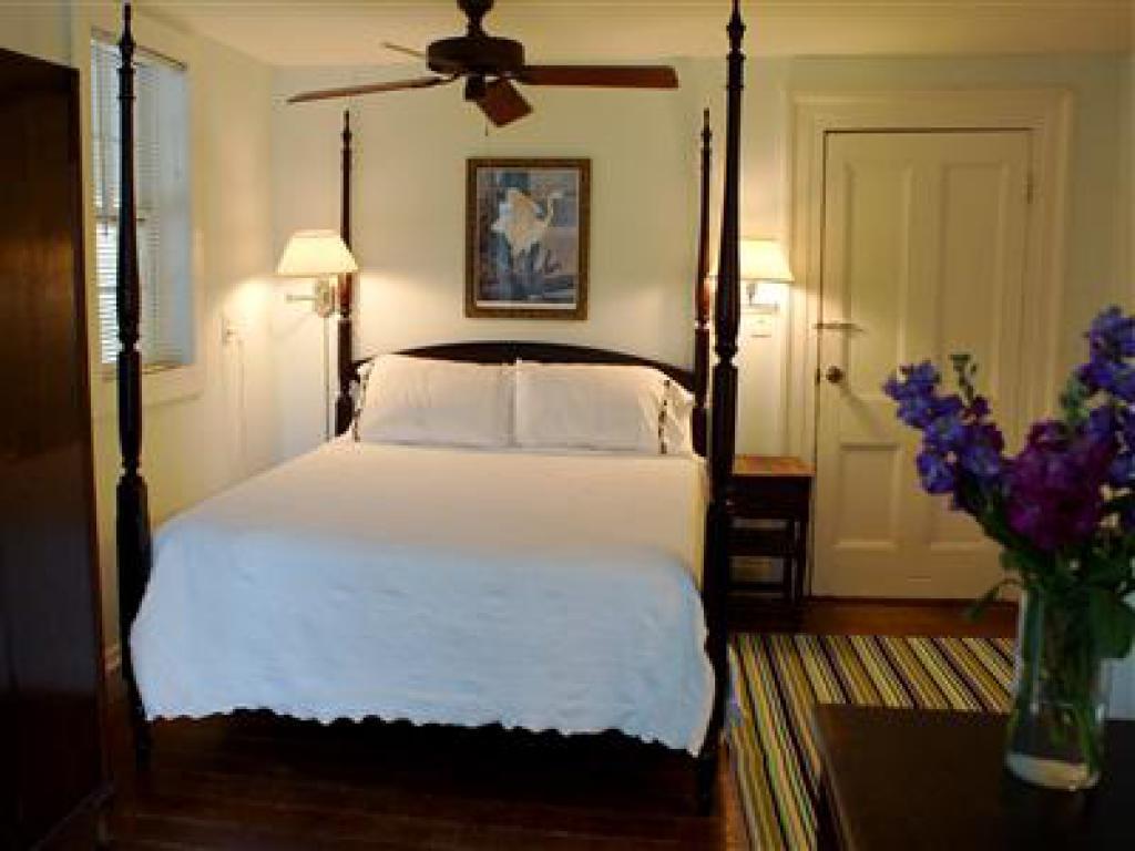 Quad room-Ensuite-Standard-Partial Ocean View-Room 2