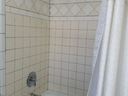 Ophelia Shower and Spa Tub