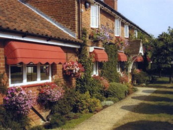 East Dereham Hotels Guest Houses And Bed Breakfasts The Longham White Horse 4 Norfolk Dereham