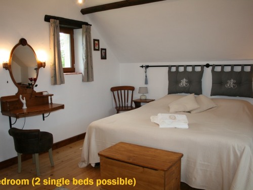 Bedroom (2single beds possible)
