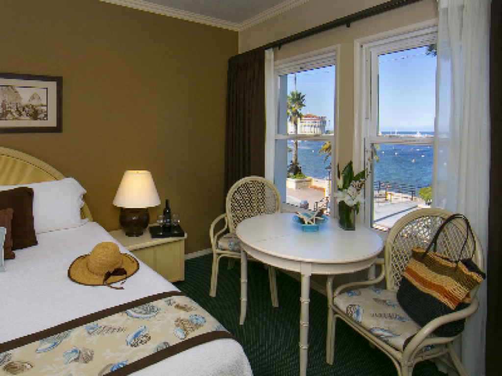 King-Ensuite-Deluxe-Ocean View-An Ocean View King - Base Rate