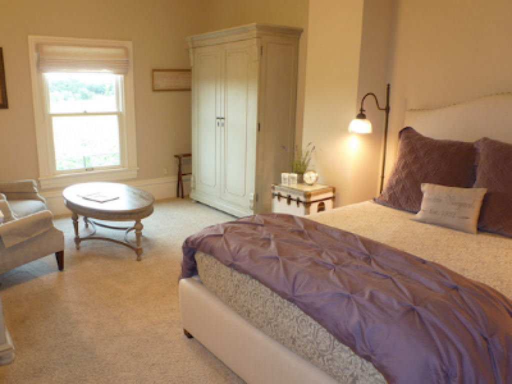 Queen-Ensuite with Shower-Standard-Vineyard view-Emma Room - Base Rate
