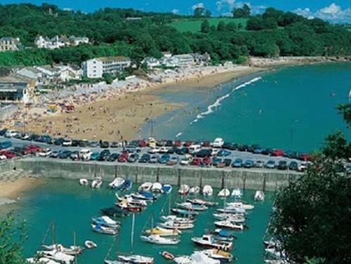 Saundersfoot: spectacular views from the top of the hill!