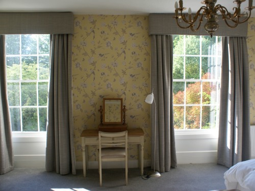 King room with en suite shower