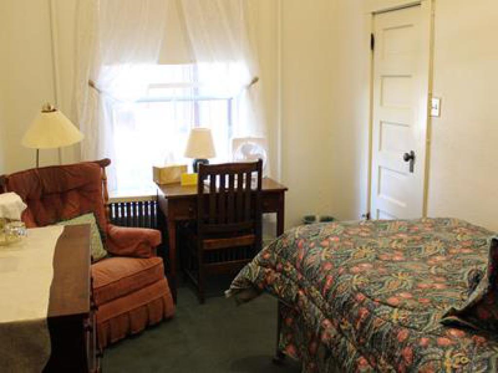 Single room-Private Bathroom-Standard-Courtyard view-Room 106 