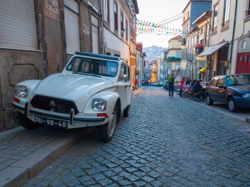 La Rua Candido Dos Reis, localisée dans la zone historique de Santa Marinha à Gaia, est l'un des quartiers les plus authentiques de la région de Porto.