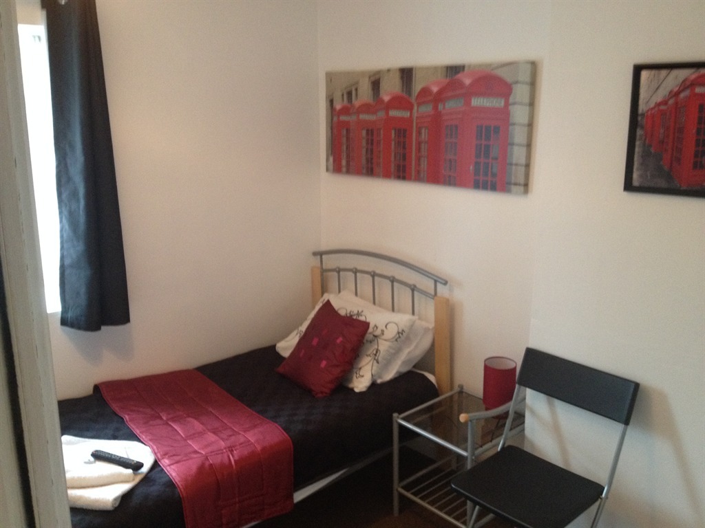 Single room-Standard-Shared Bathroom-Garden View