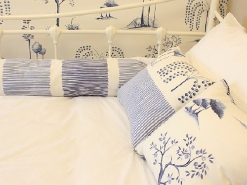 Singe bedroom