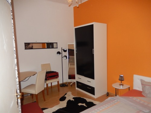 Einzelzimmer  "orange is the new black"