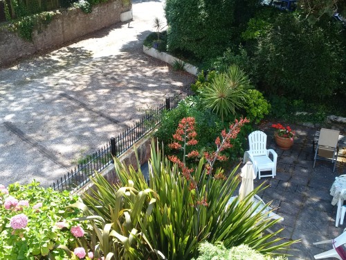 Pleasant Gardens & Patio for guests enjoyment