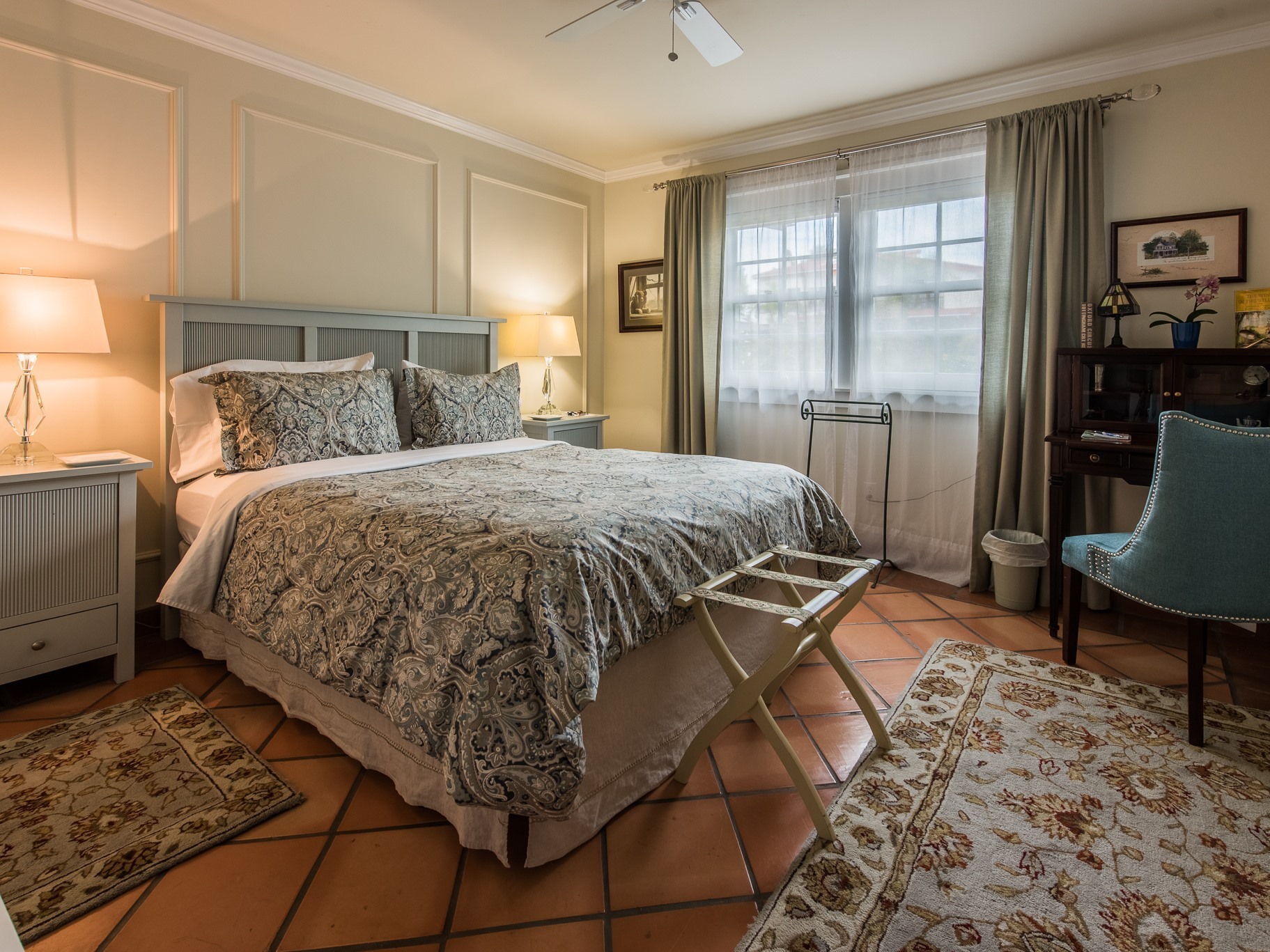 Double room-Shared Bathroom-Standard-Street View-Kate's Cottage