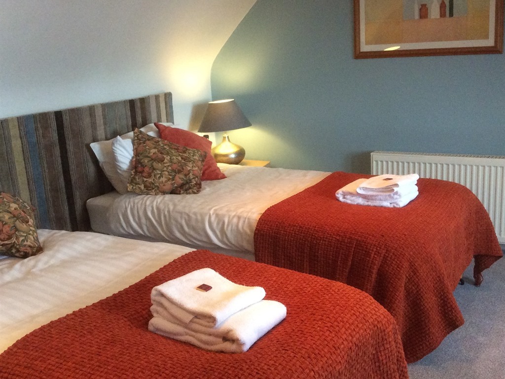 Twin room-Superior-Ensuite with Shower-Sea View-BENNACHIE - Base Rate