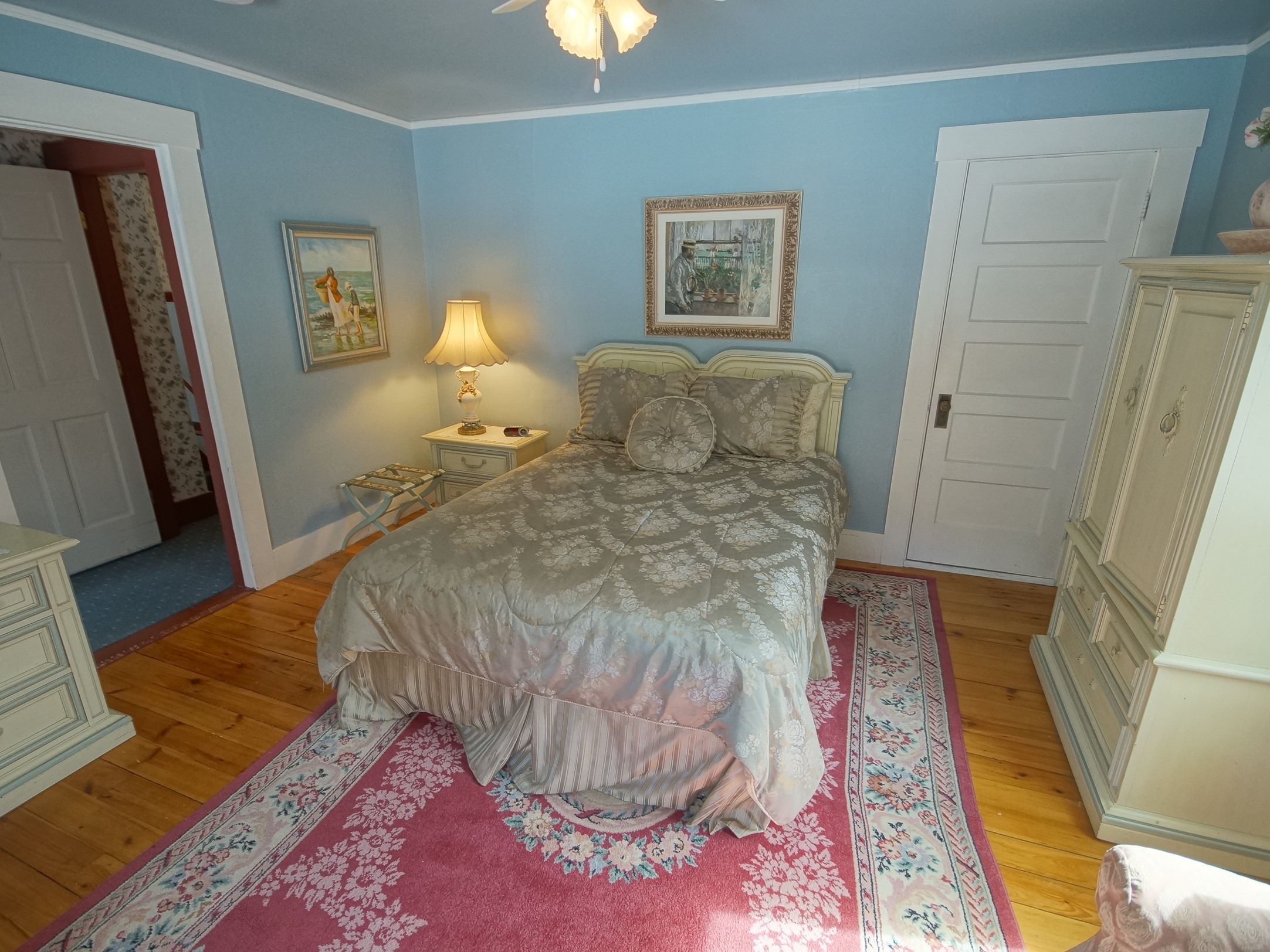 Queen-Ensuite with Bath-Superior-Countryside view-Governor's Island Room #3 - Base Rate