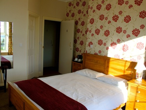 Double room, ensuite with sea view