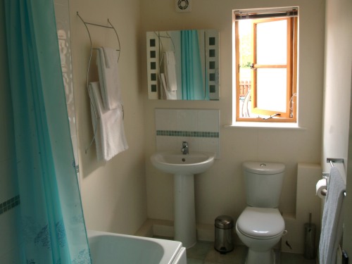 Two bedroom cottage family bathroom