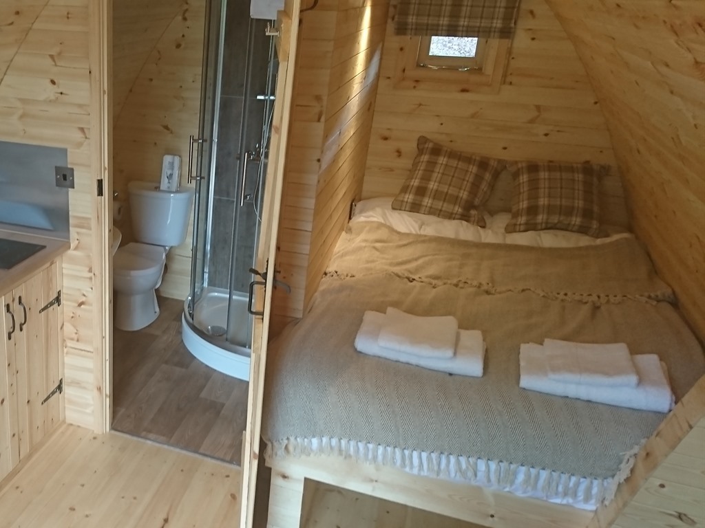 Cabin-Ensuite with Shower-(no hot tub) - Base Rate