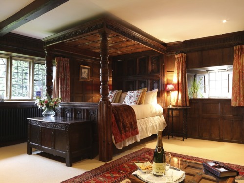 The Elizabethan Suite