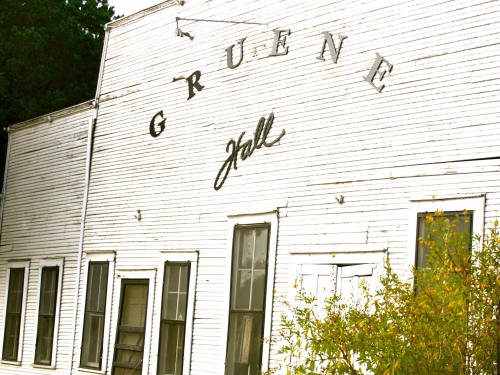 Historic Gruene, TX - 3.5 miles from the Comal Inn