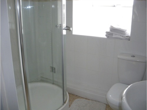 The Granary En-suite Shower Room