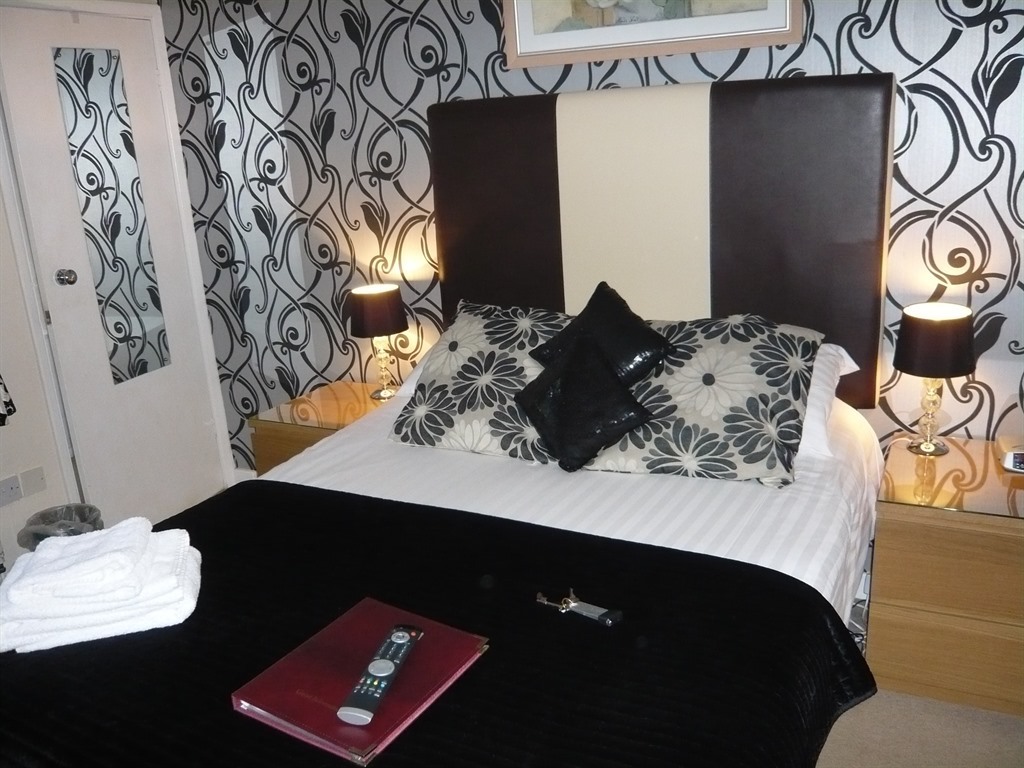 Double room-Deluxe-Ensuite with Shower