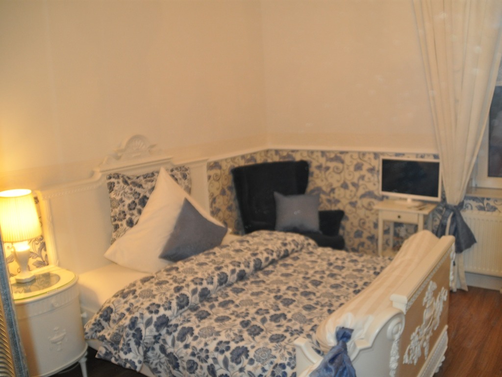 Einzelzimmer Französisches Bett zur Innenstadt