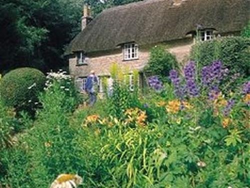 Dorchester was the home town of Thomas Hardy, and his homes ‘Max Gate’ and Hardy's Cottage are open to the public.