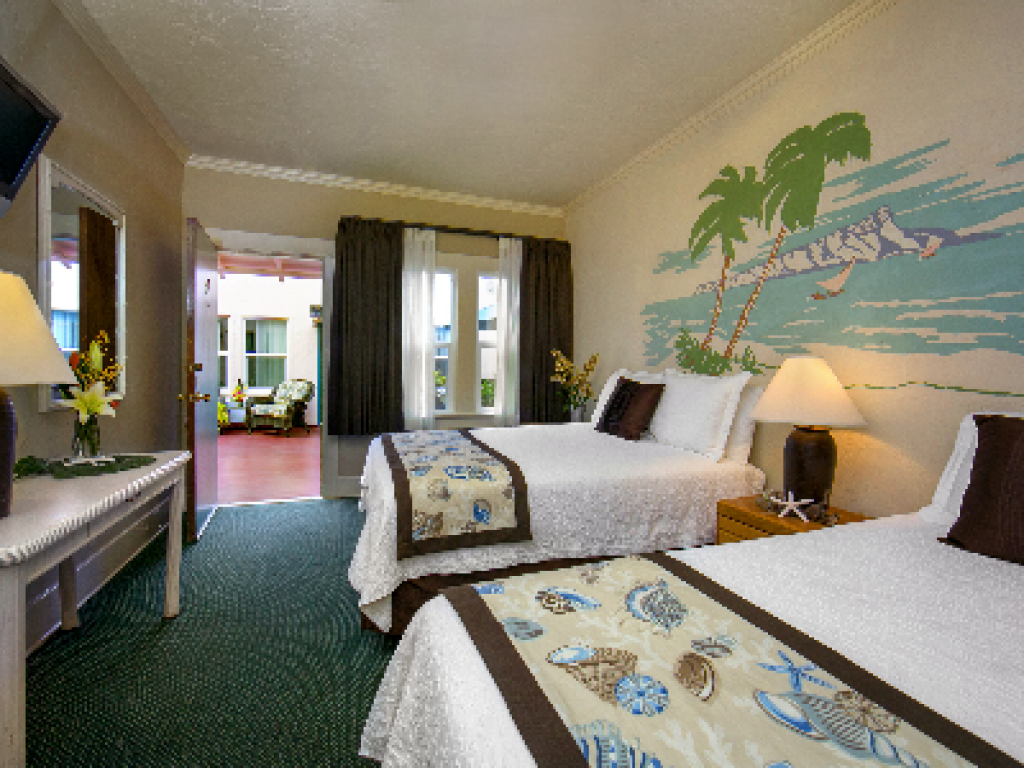 Quad room-Ensuite-Standard-Courtyard view-Patio Double Double - Base Rate