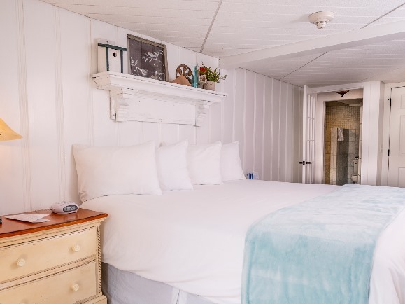 Quad room-Ensuite-Standard-Garden View-104- Main House, 2bdrm, 1