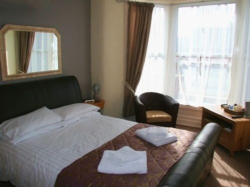Double room-Premier-Ensuite-Sleeps up to 3 - Base Rate